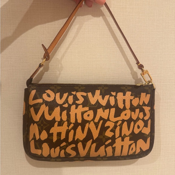 Authentic Louis Vuitton Pochette accessories bag limited edition graffiti - Picture 7 of 16